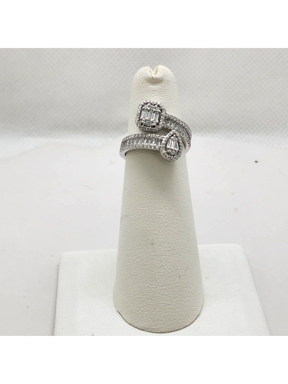 Brand New Sterling Silver 925 Tear Drop Square design Ring